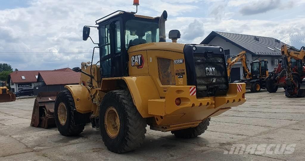 CAT 938M Kolové nakladače