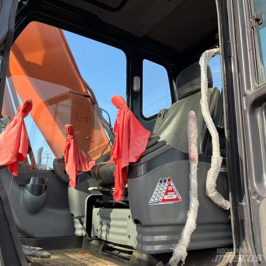 Hitachi ZX 160 Midi rýpadla 7t - 12t
