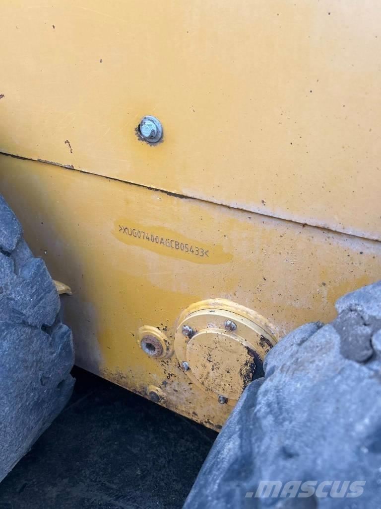 XCMG XCT740 Smykem řízené nakladače