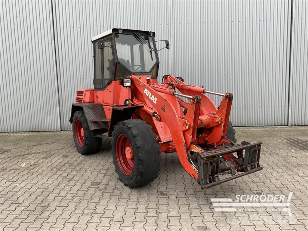 Atlas 82 E Kolové nakladače