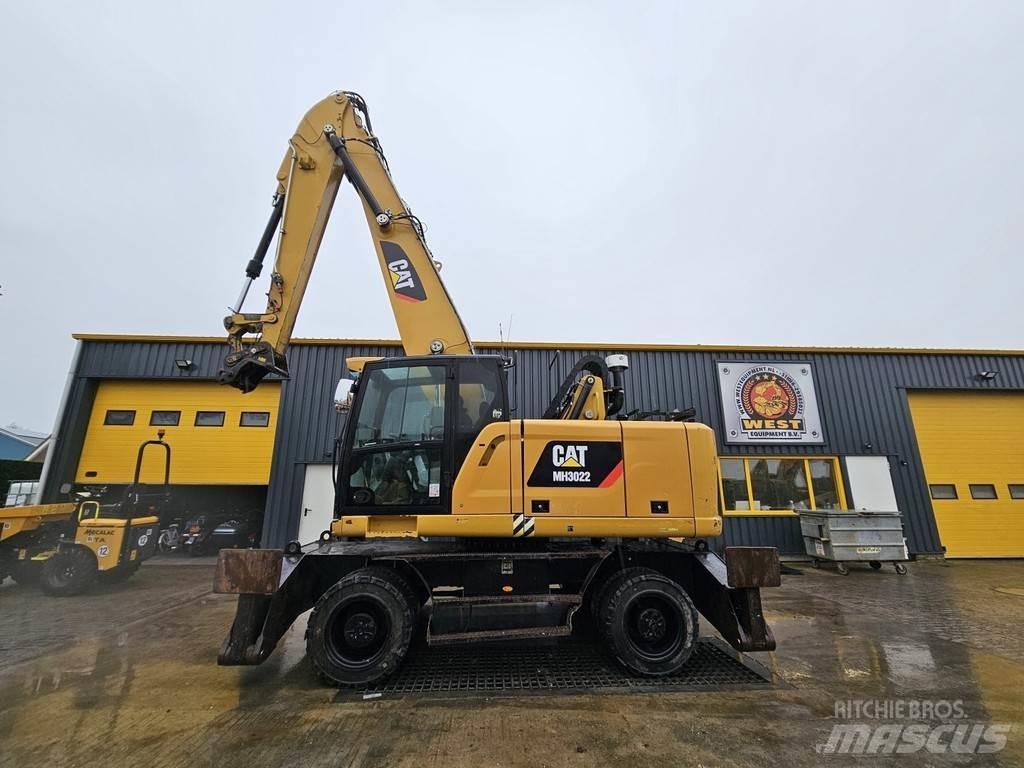 CAT MH 3022 Stroje pro manipulaci s odpadem