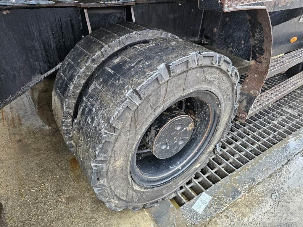 CAT MH 3022 Stroje pro manipulaci s odpadem