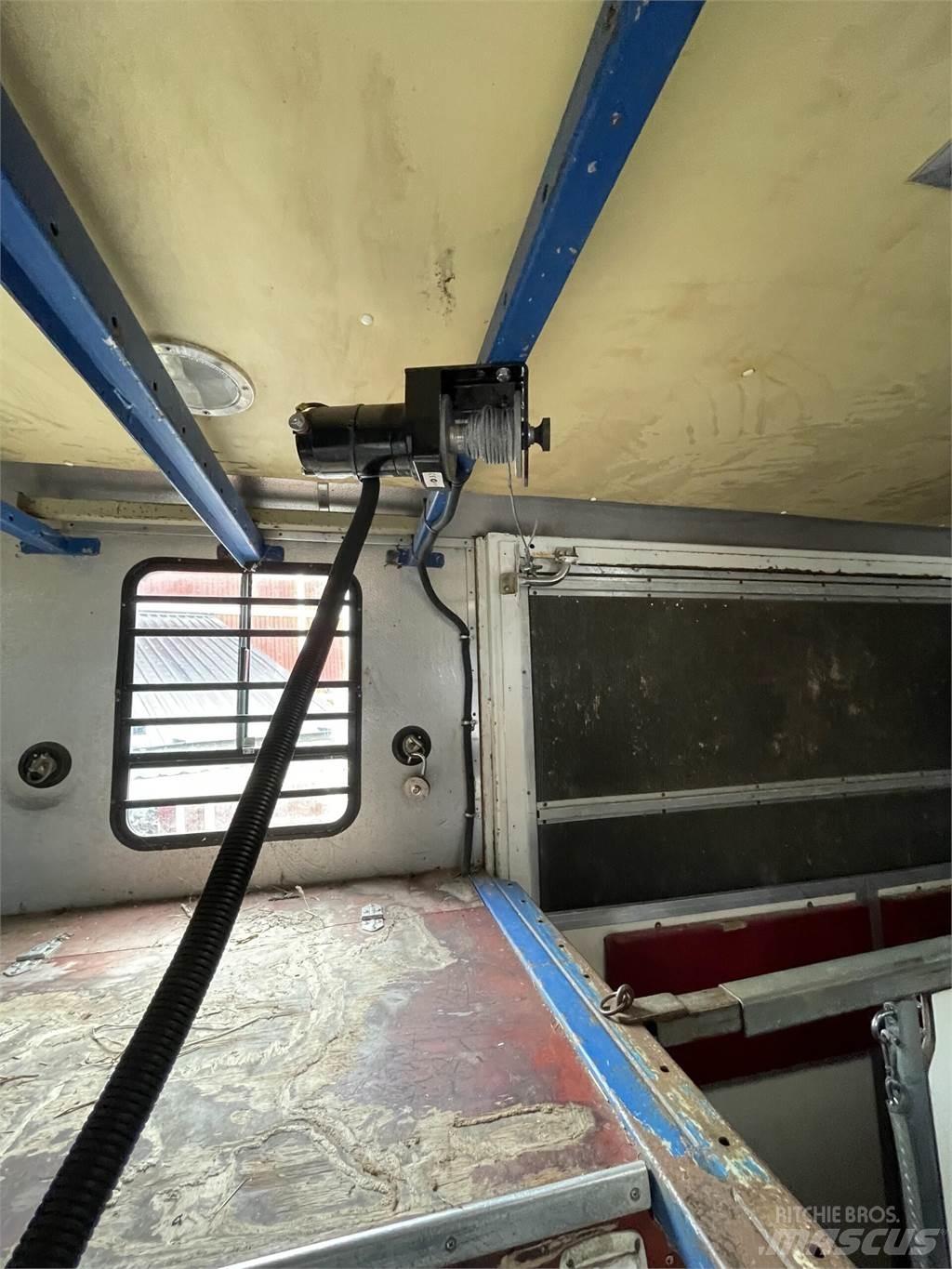Volvo FL7 Vozy na přepravu zvířat