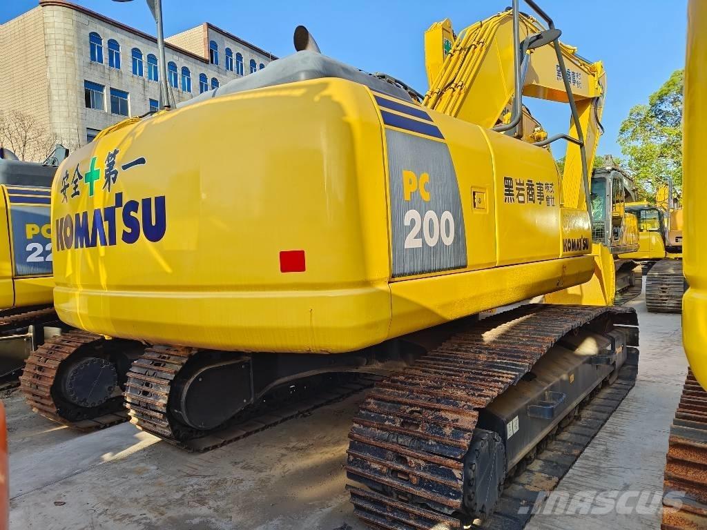 Komatsu PC 200-8 Pásová rýpadla