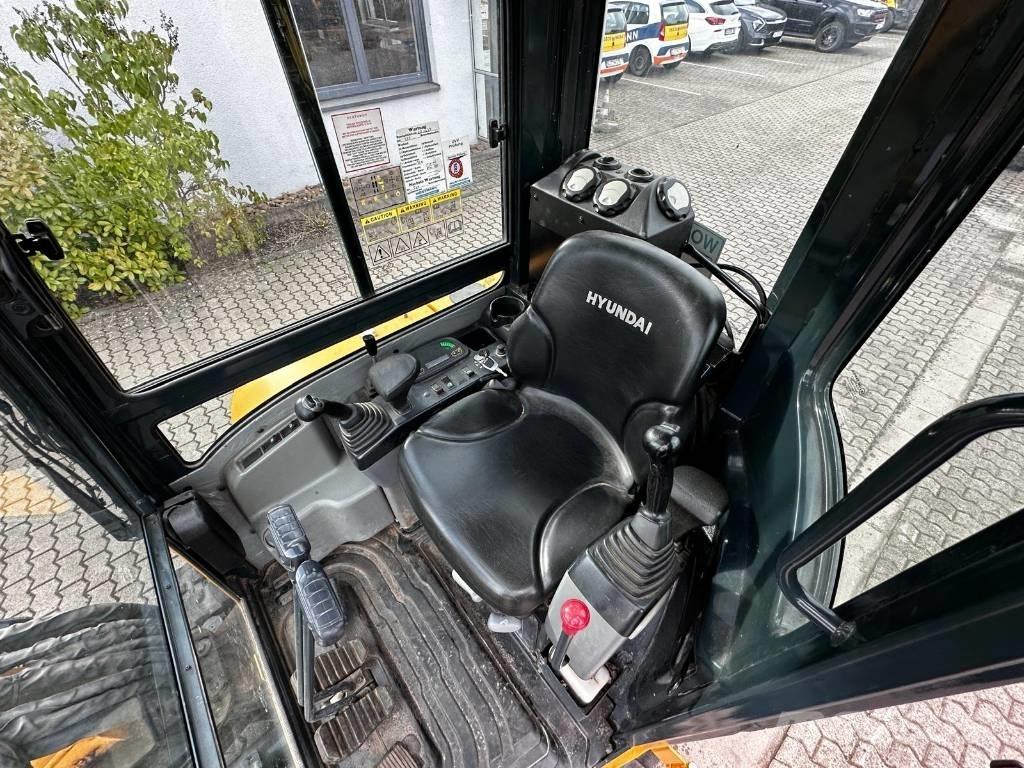 Hyundai R35Z 9 Mini rýpadla < 7t