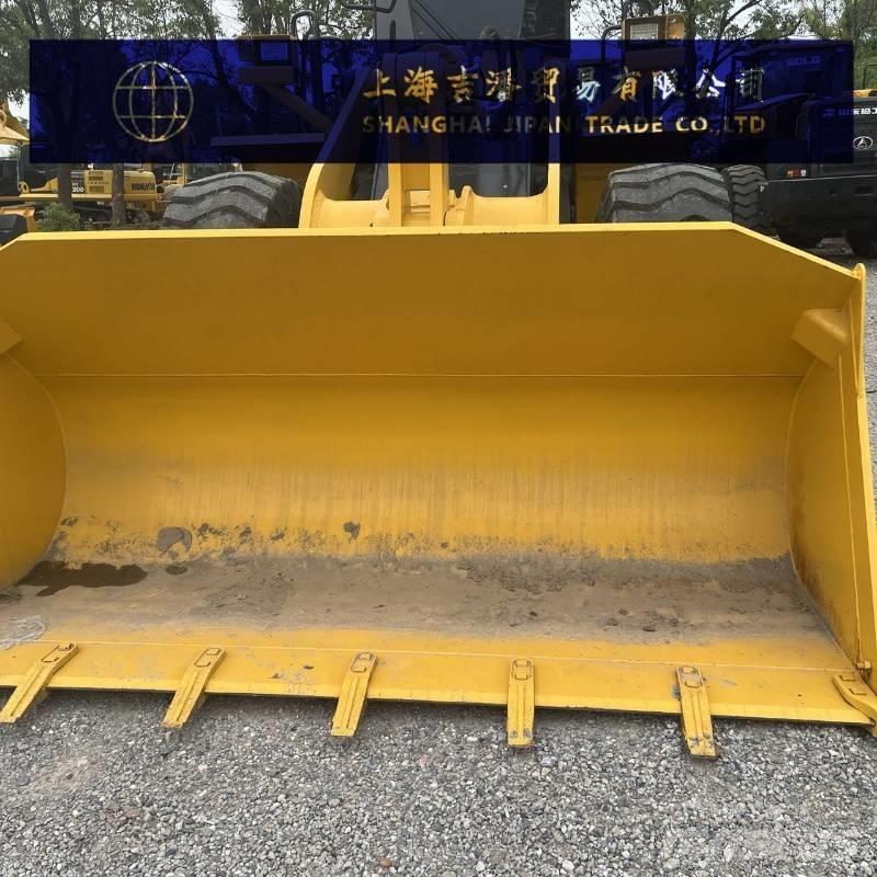 Komatsu WA 380 Kolové nakladače