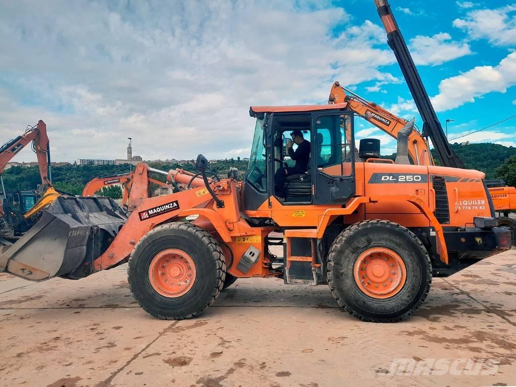 Doosan DL 250-3 Kolové nakladače