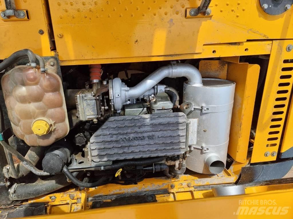 JCB JS 130 LC Pásová rýpadla