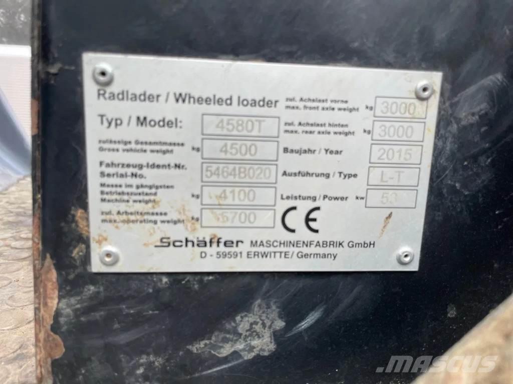 Schäffer 4580T Teleskopické kolové nakladače