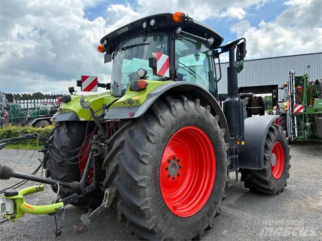 CLAAS ARION 650 Traktory
