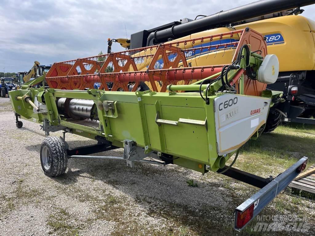 CLAAS Tucano 440 Sklízecí mlátičky