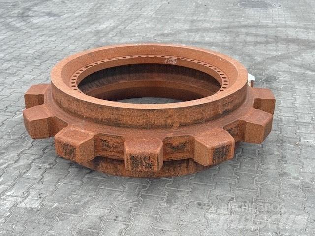 CAT 6040 SPROCKET Pásy, řetězy a podvozek