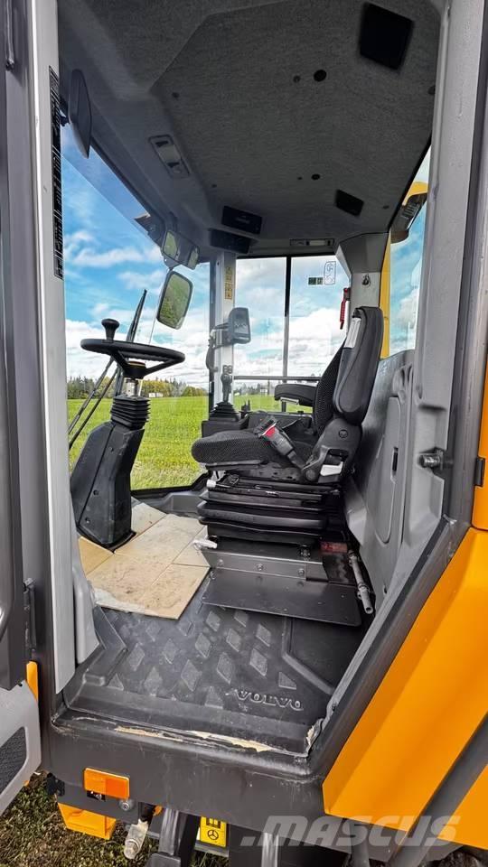 Volvo SD75B Tahačové válce