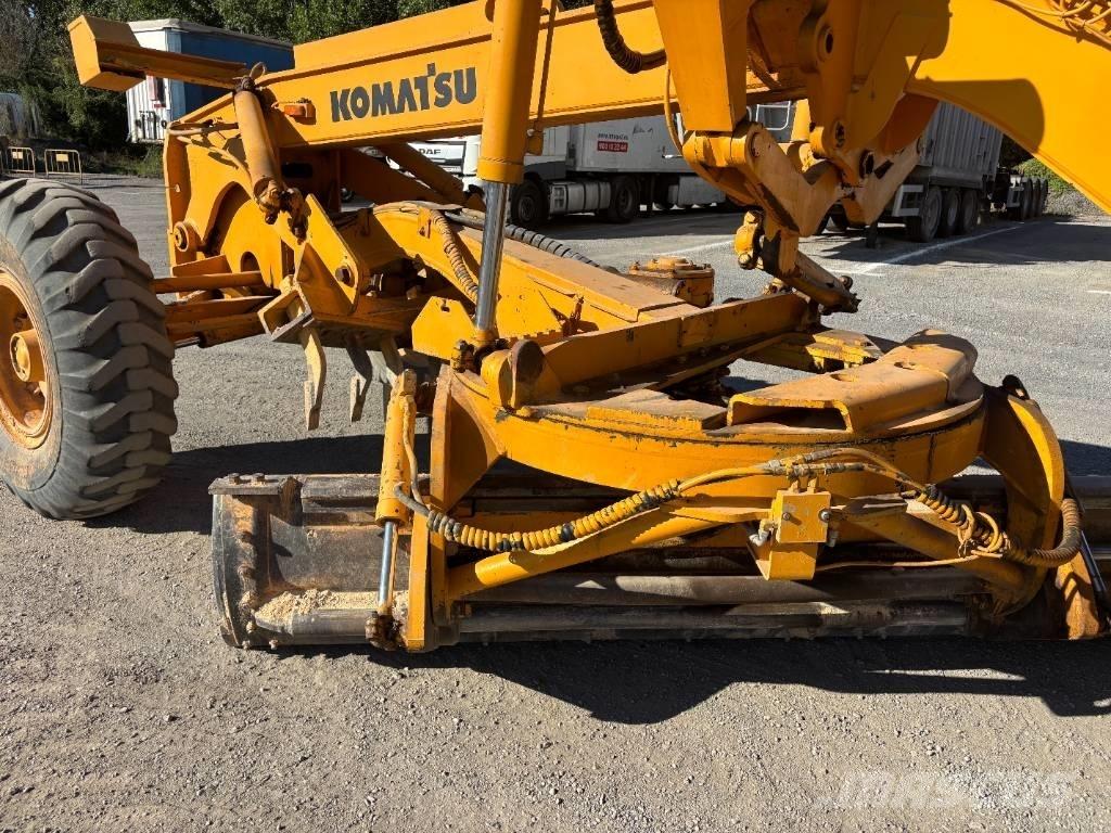 Komatsu GD 530 A Grejdry