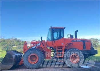 Doosan DL 300 Kolové nakladače