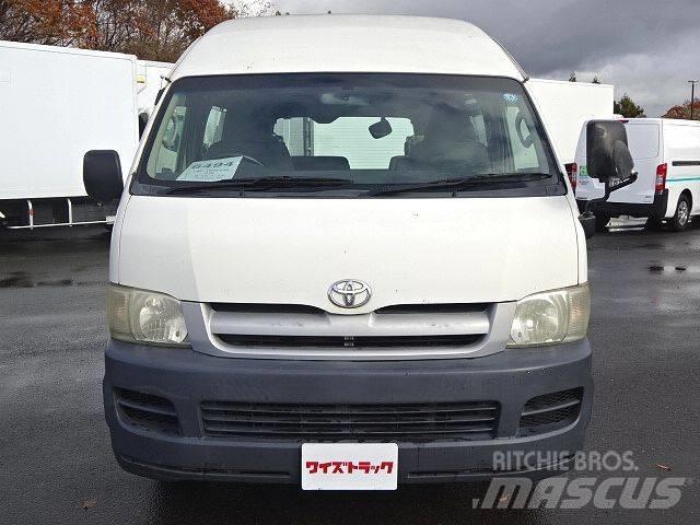 Toyota CBF-TRH223B Další