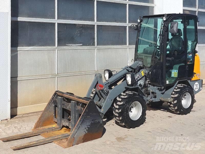 Giant G 1500 X-Tra Smykem řízené nakladače