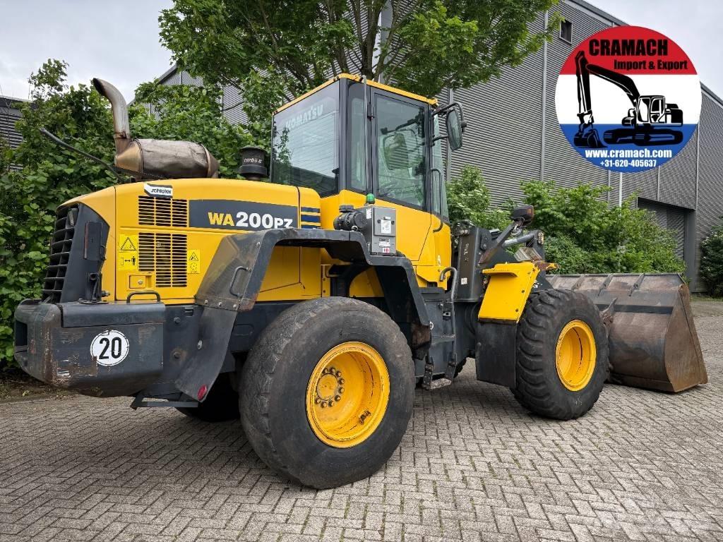 Komatsu WA 200 PZ-6 Kolové nakladače