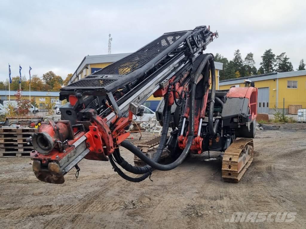 Sandvik Dino DC400Ri Povrchové vrtací stroje
