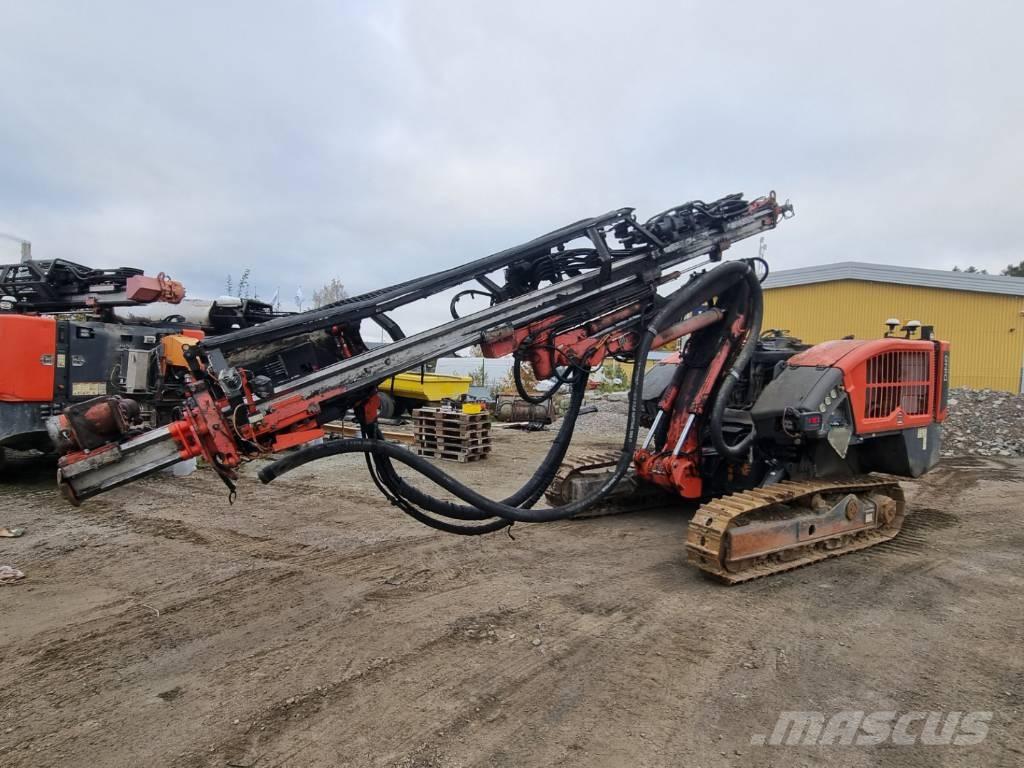 Sandvik Dino DC400Ri Povrchové vrtací stroje