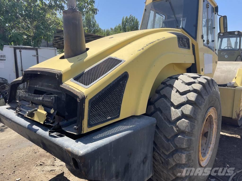 Bomag 226-4 Tahačové válce
