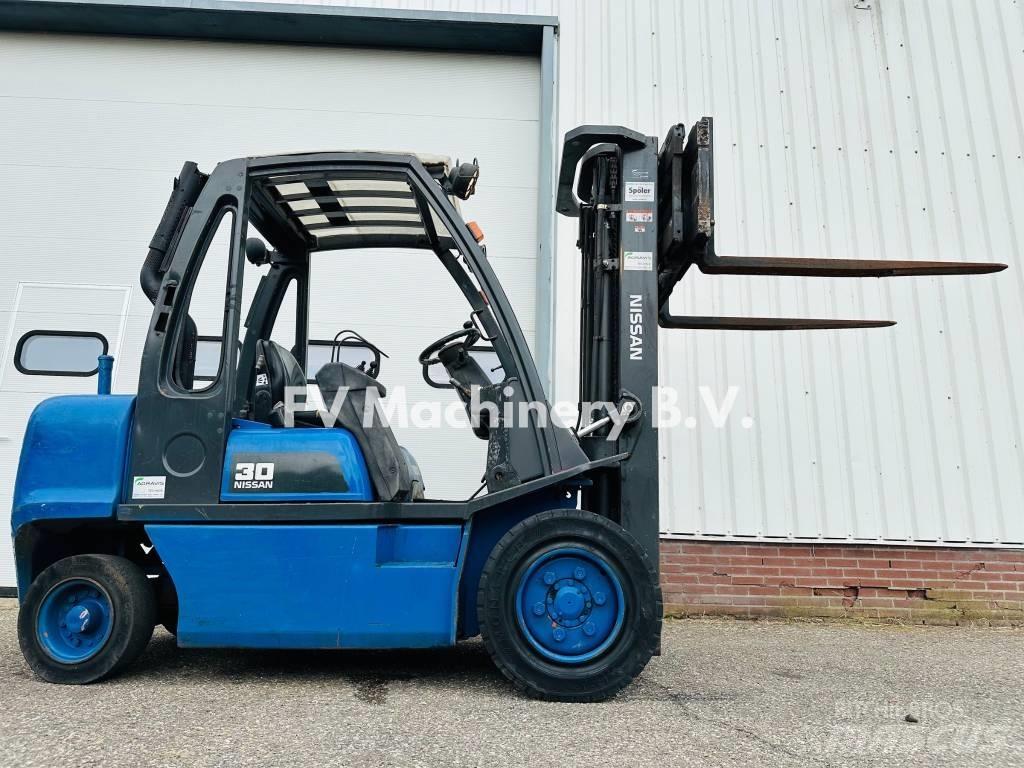 Nissan FGD 02A-300 Dieselové vozíky