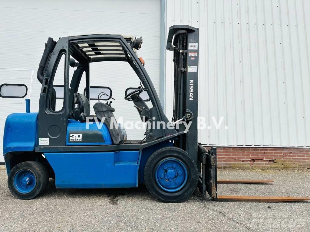 Nissan FGD 02A-300 Dieselové vozíky