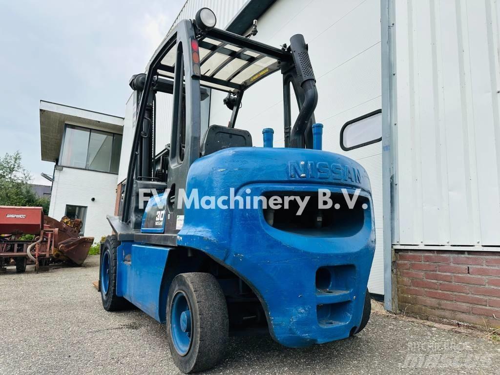 Nissan FGD 02A-300 Dieselové vozíky