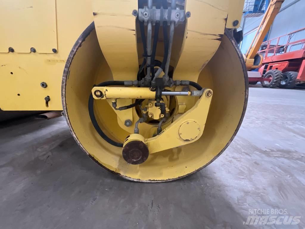 Bomag BW 138 AD Tandemové válce