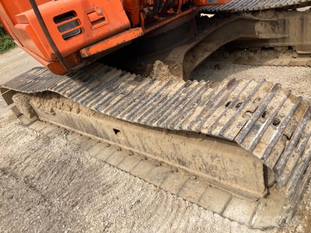 Hitachi EX 135 Pásová rýpadla
