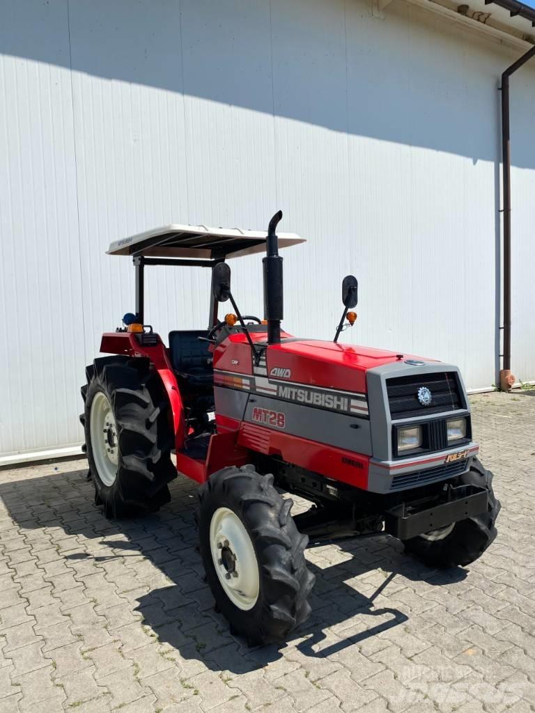 Mitsubishi MT28 Kompaktní traktory