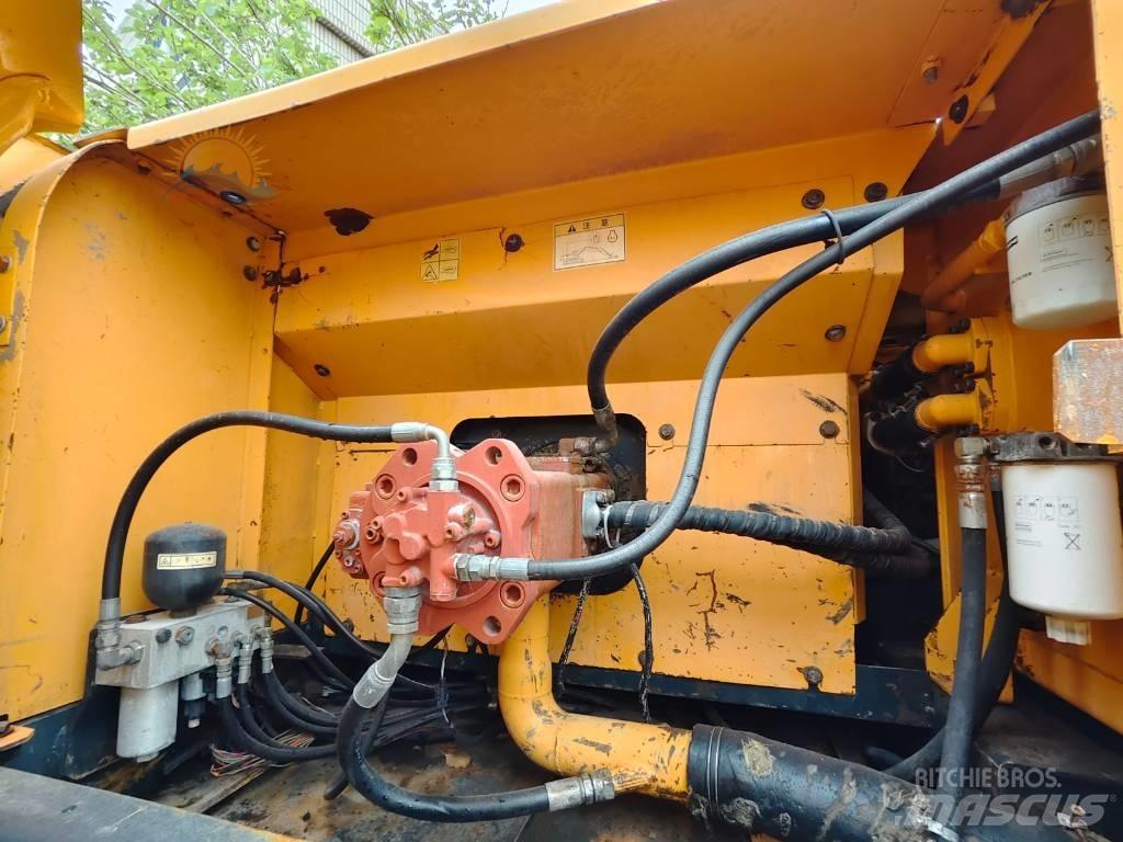 Hyundai R 300 LC-9S Pásová rýpadla