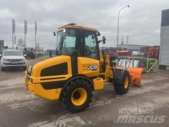 JCB 407 Agri Kolové nakladače