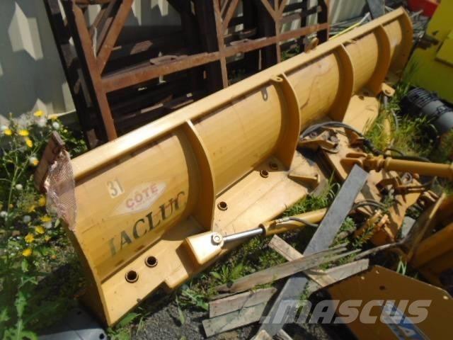 CASE 721 F Kolové nakladače