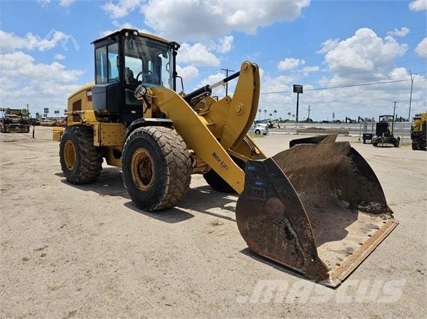 CAT 966M Kolové nakladače