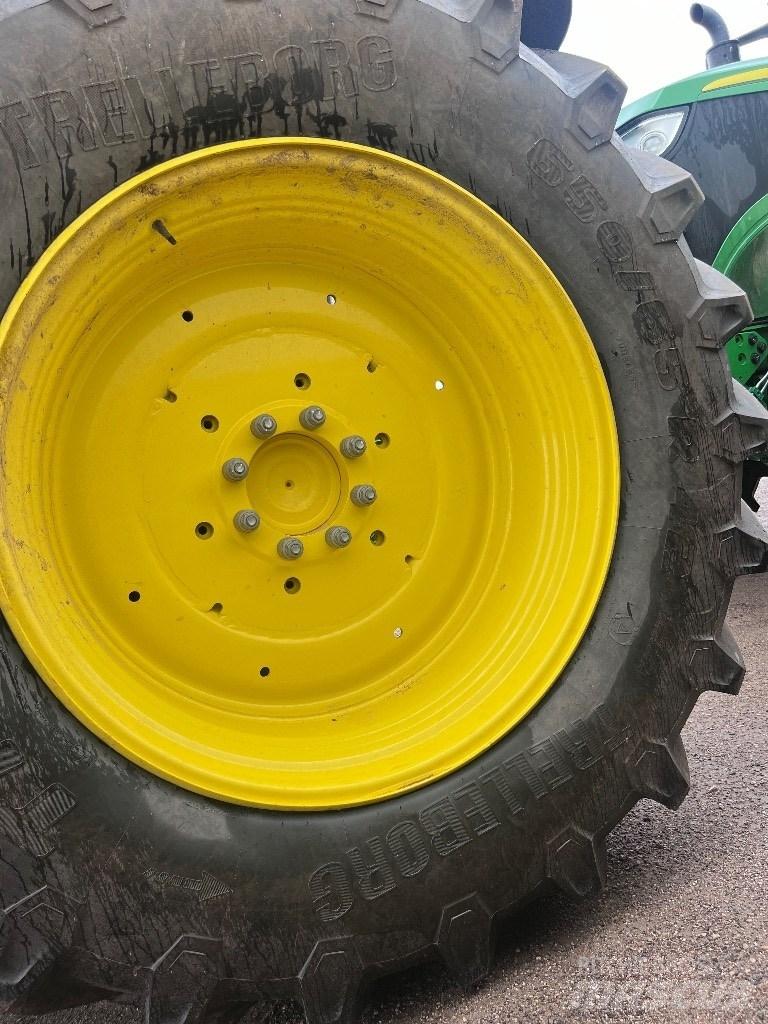 John Deere 6195M Traktory