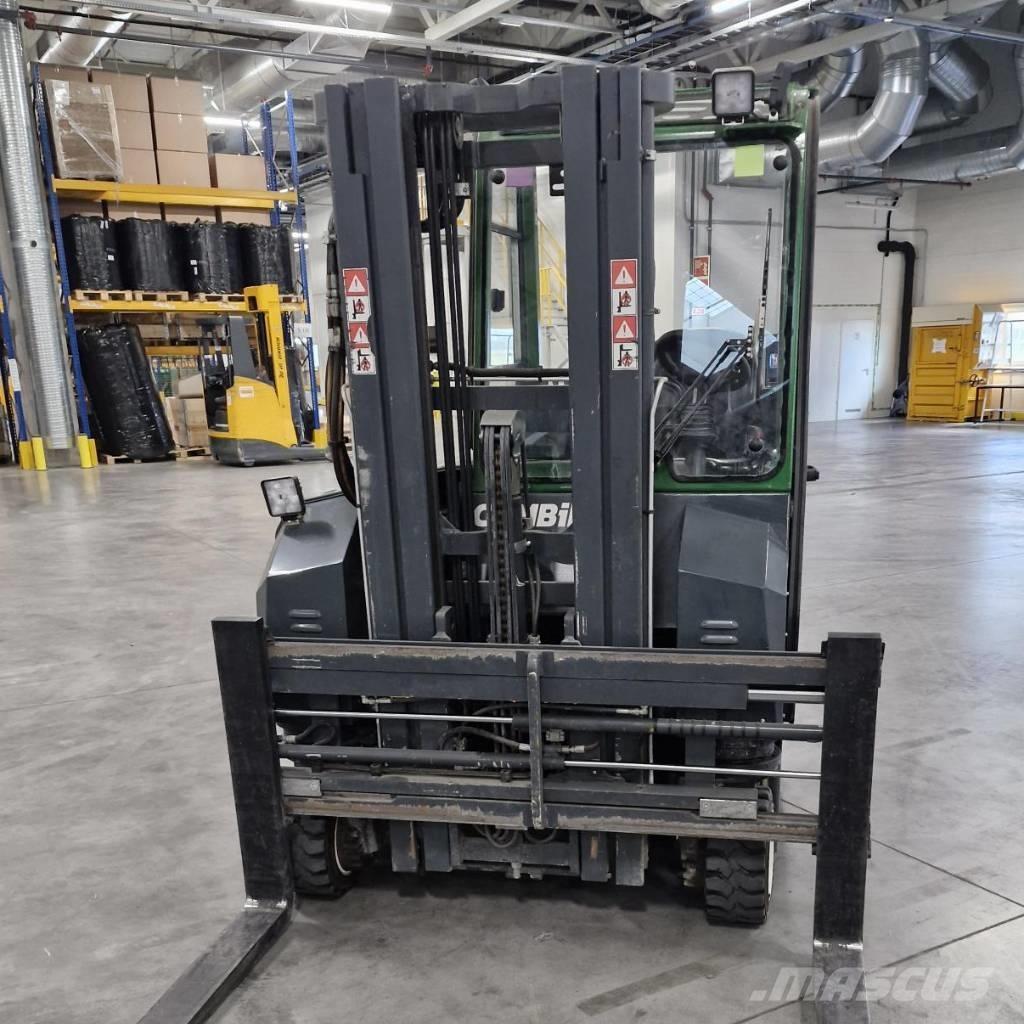 Combilift CBE2500 4 cestní vysokozdvižné vozíky
