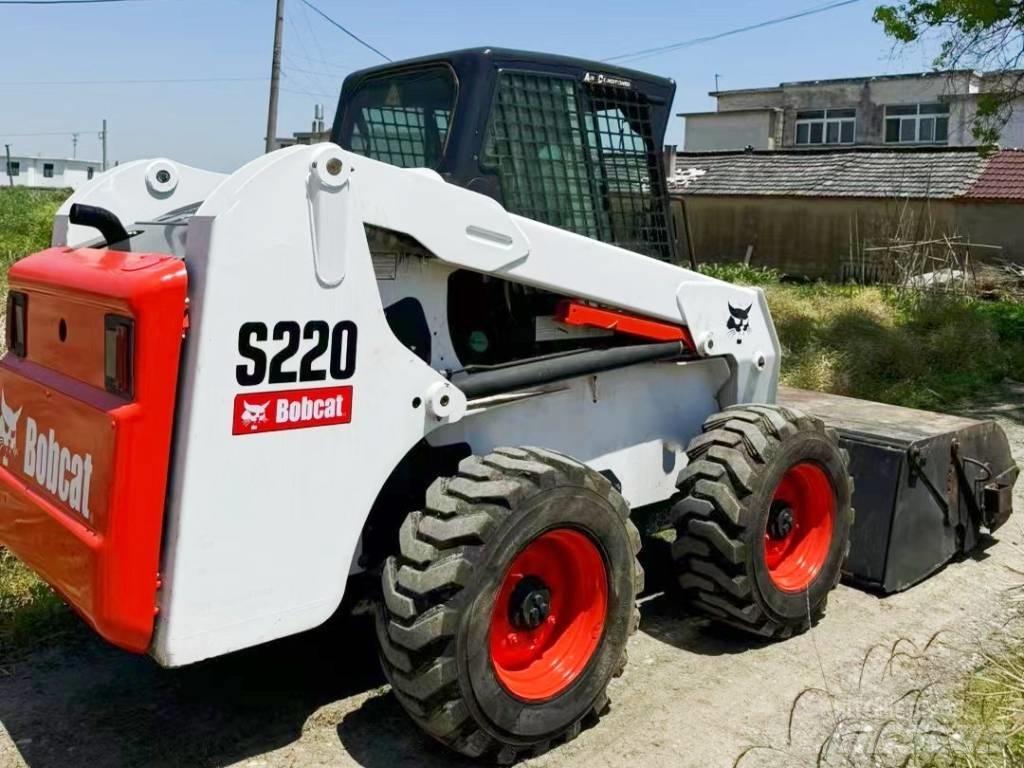 Bobcat S 220 Smykem řízené nakladače