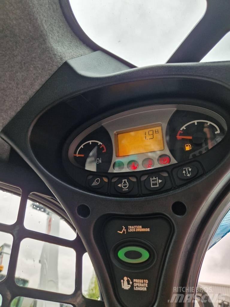 Bobcat T 450 Smykem řízené nakladače
