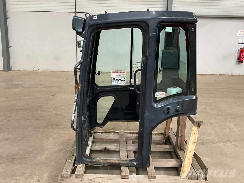 Kubota U 48-4 / U 55-4 Kabiny a interiér