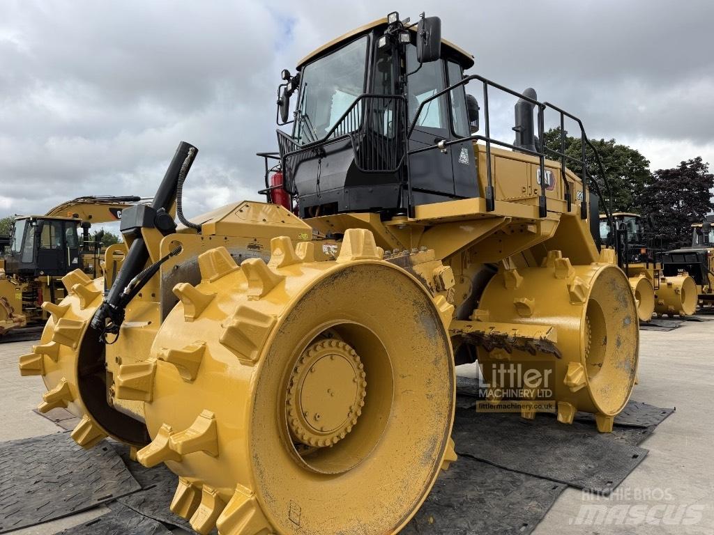 CAT 826 K Skládkové kompaktory