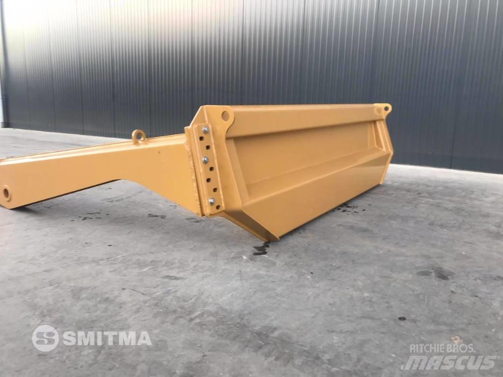 CAT 730 Zadní dveře