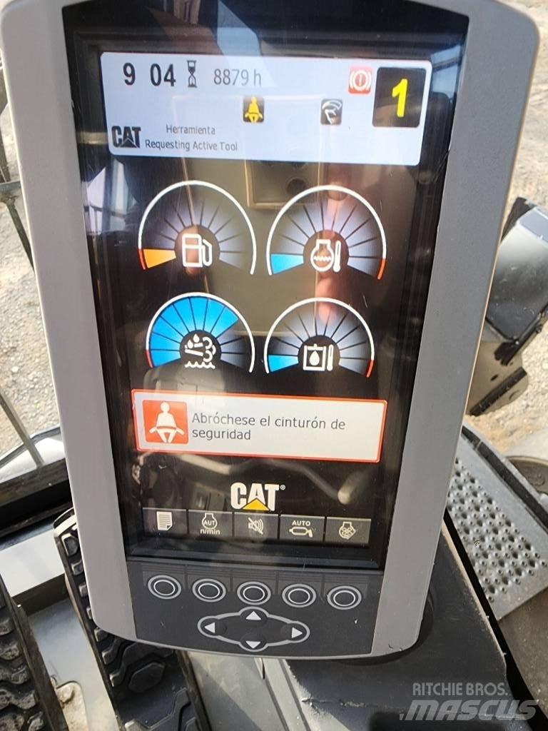 CAT MH3022 Stroje pro manipulaci s odpadem