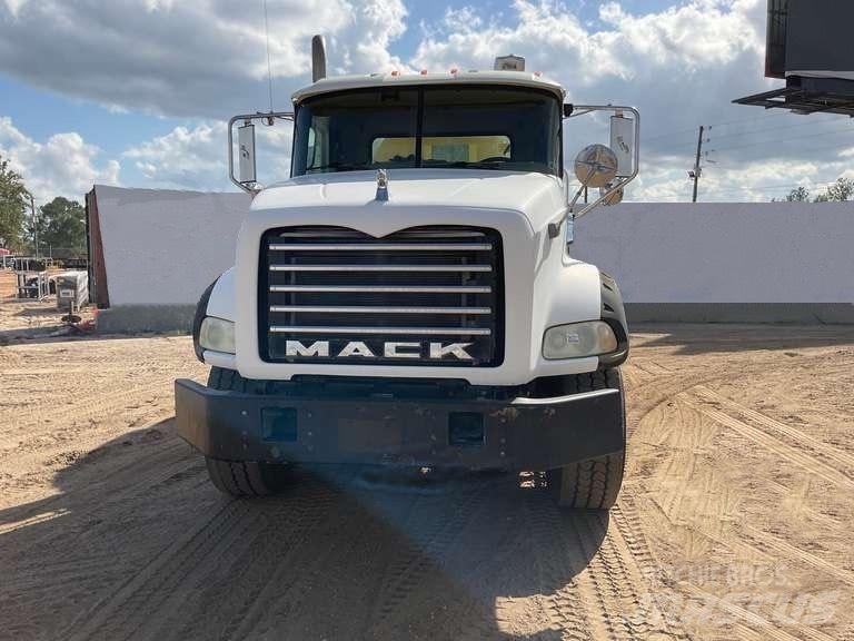 Mack CTP 713 B Další