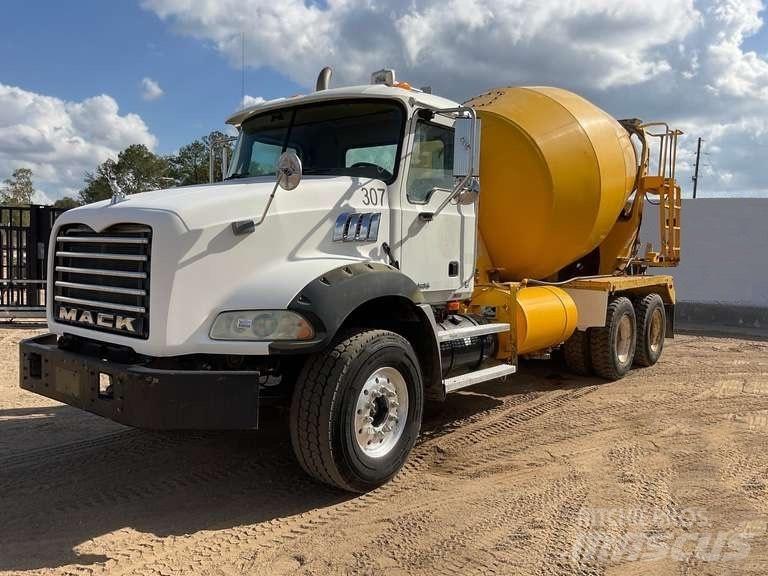 Mack CTP 713 B Další