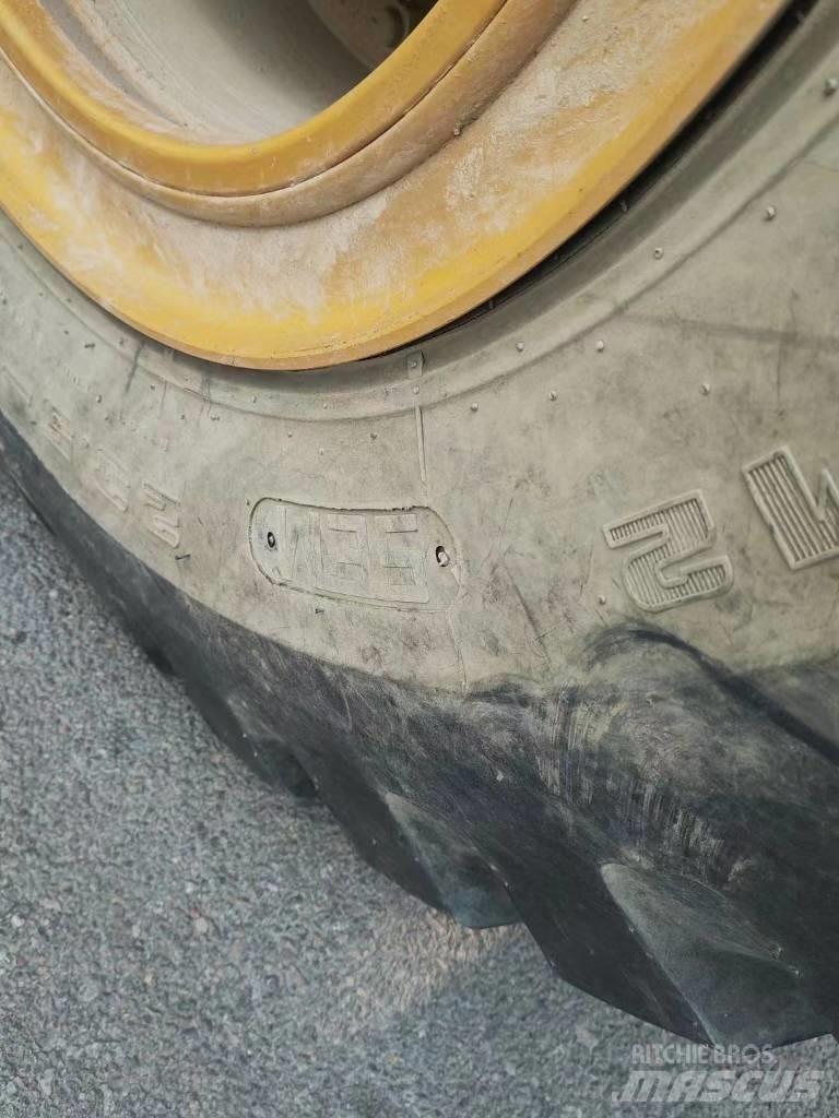 SEM 655D charger Kolové nakladače