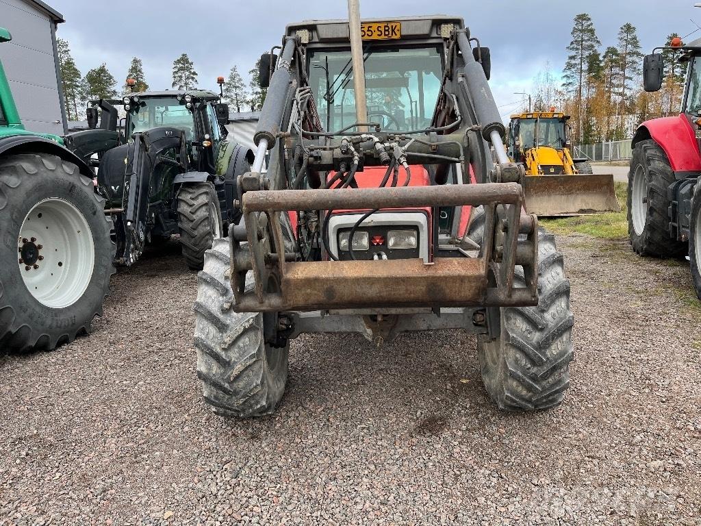 Massey Ferguson 3065 Traktory