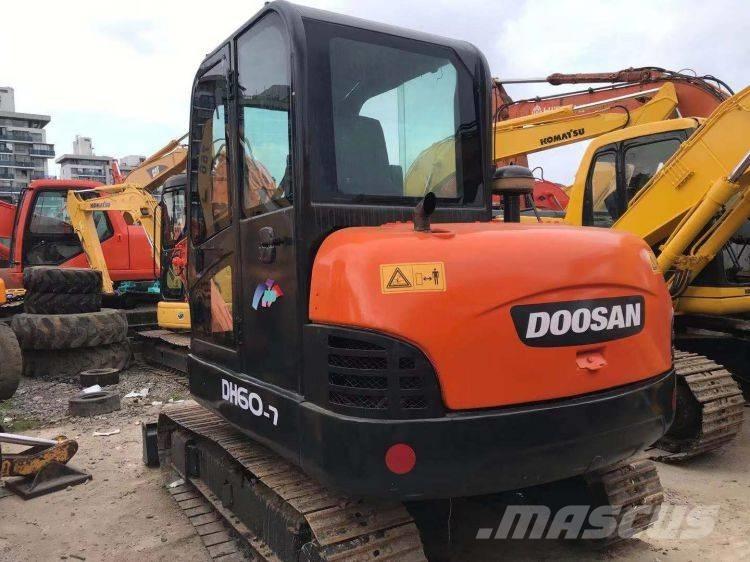 Doosan DX60 Pásová rýpadla