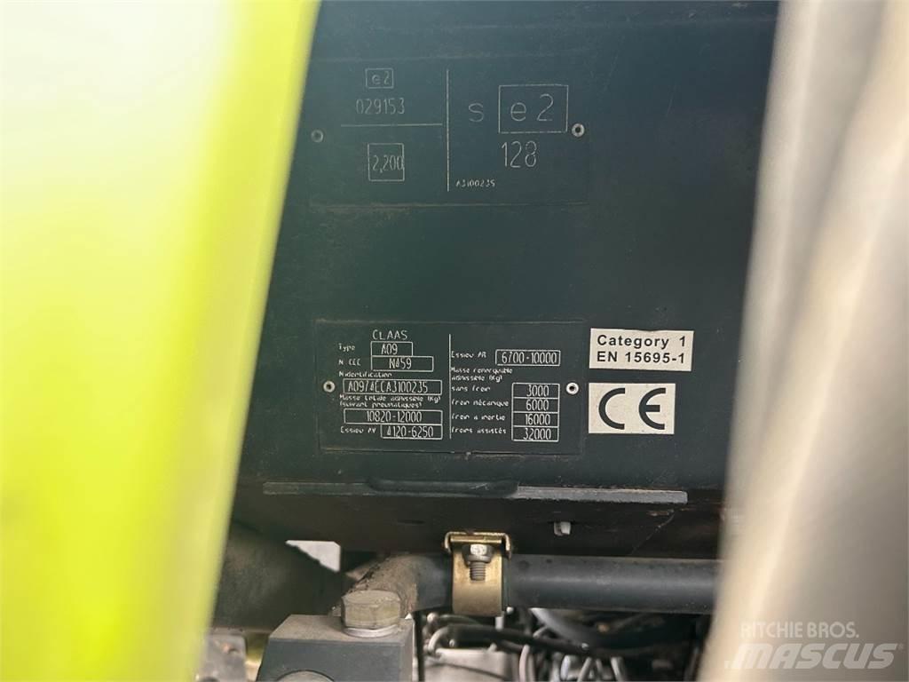 CLAAS Axion 810 Traktory
