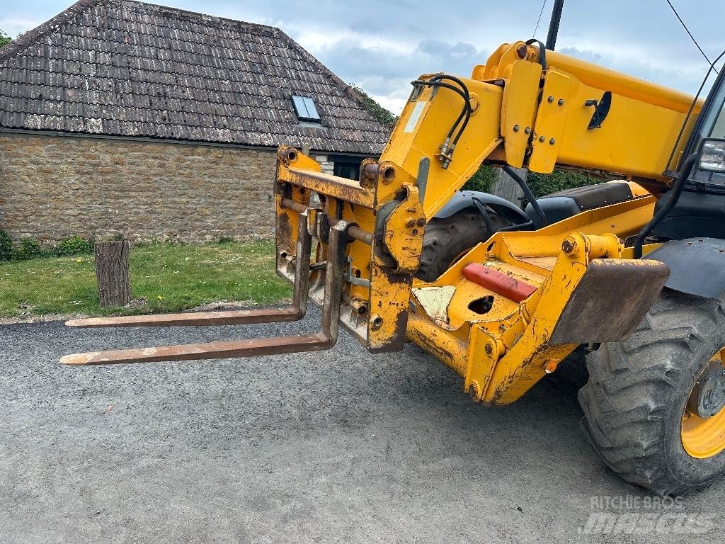 JCB 535-125 Teleskopické manipulátory